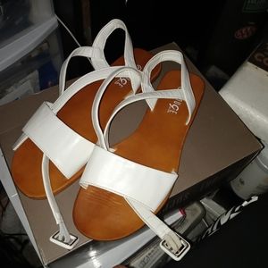Women's sandals size 9
